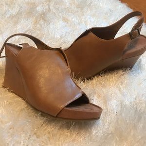 Brand new Aerosoles wedge shoes!